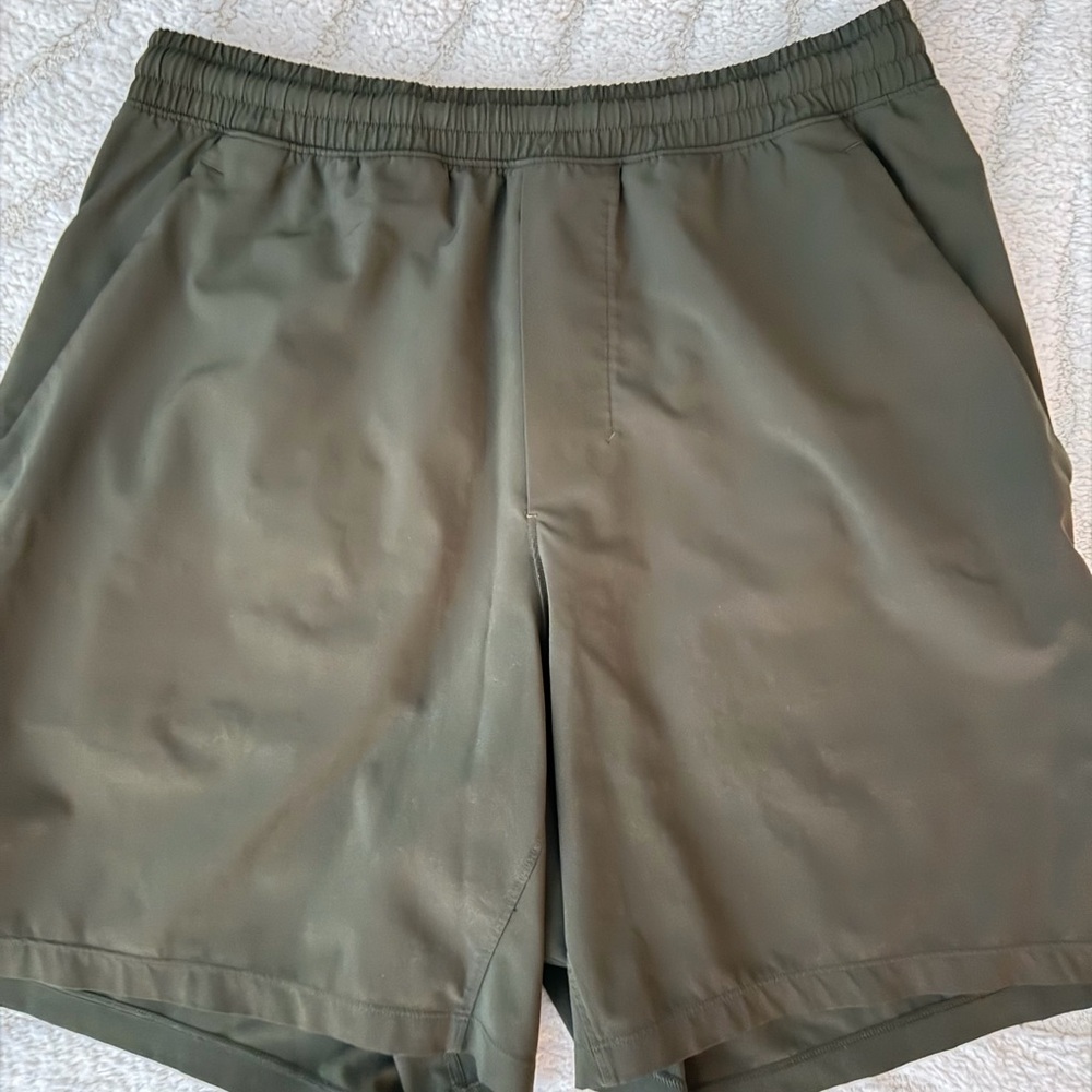 Lululemon Pacebreaker 7” Shorts Size Medium